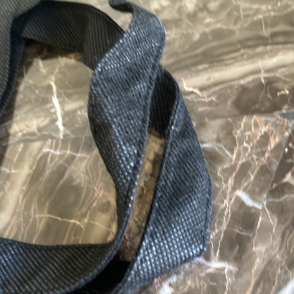 Guess Tote - Picture 8 of 9